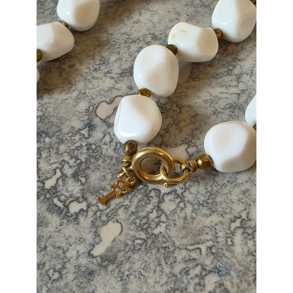 Trifari Baby Teeth White‎ Beaded Necklace With Gold-Tone Accents 22" - Picture 2 of 6